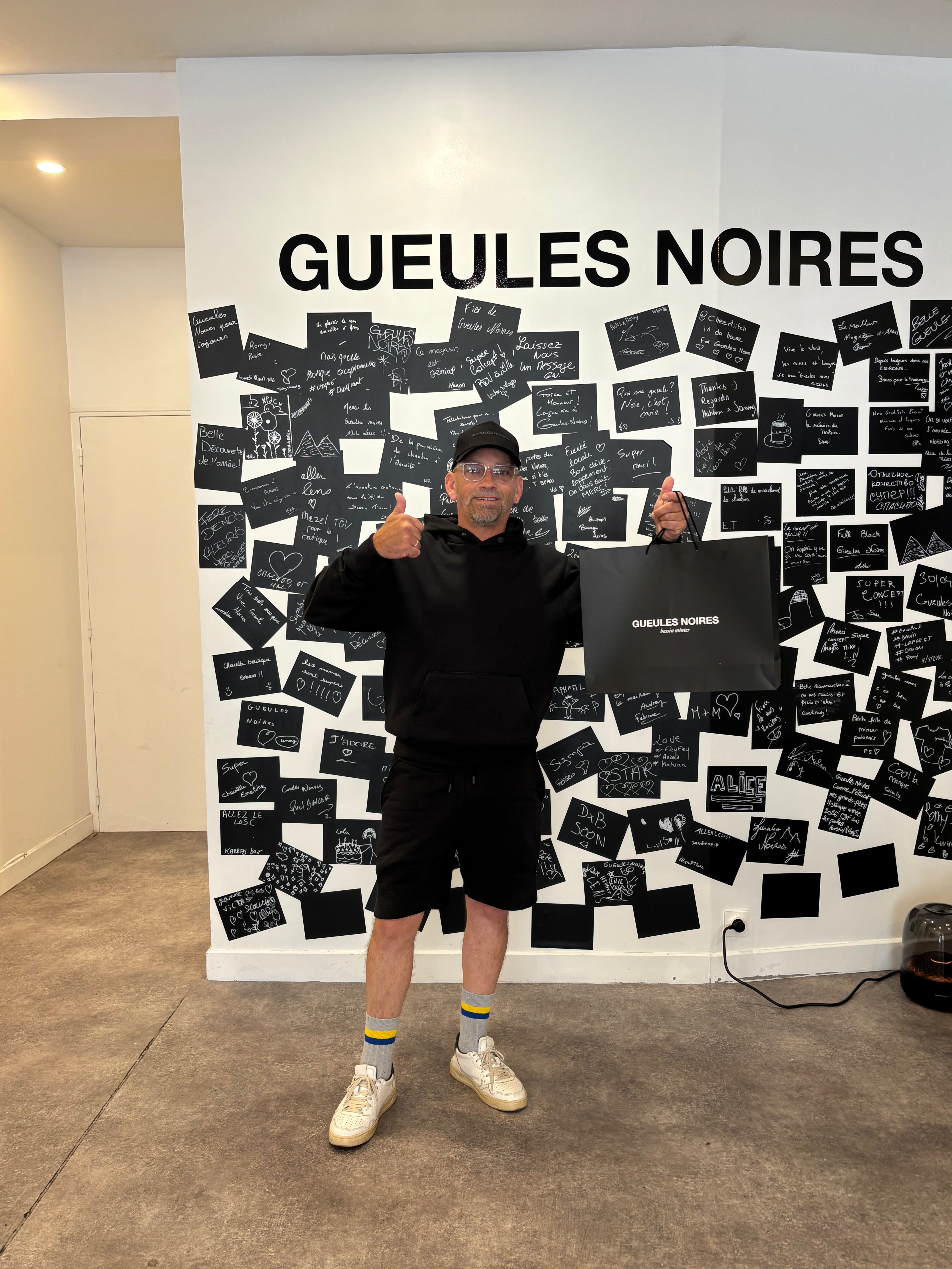 LE SWEATSHIRT GUEULES NOIRES