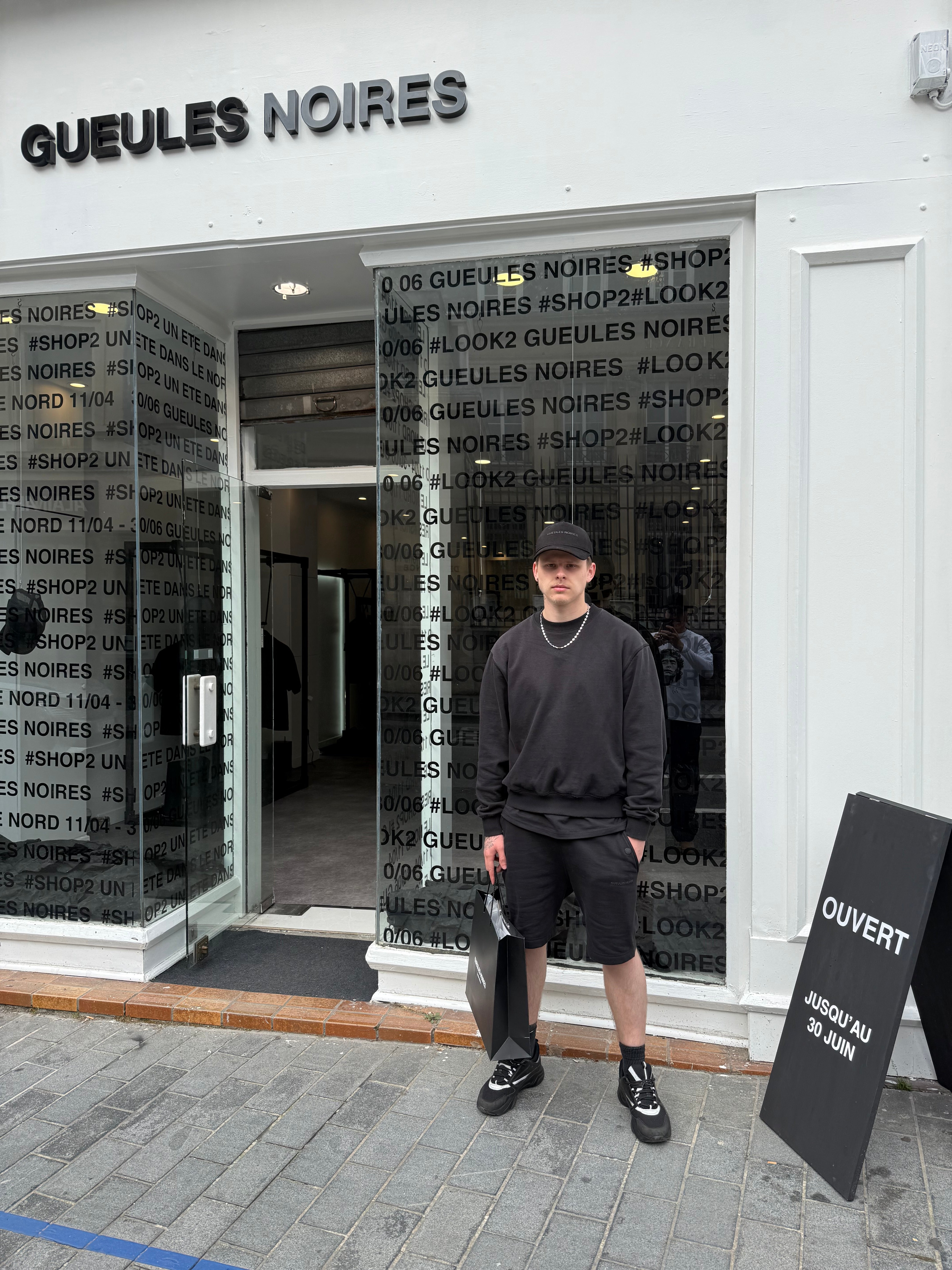 LE BERMUDA GUEULES NOIRES